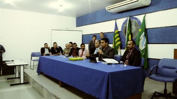 Audiência pública discute realocação de vendedores ambulantes do centro de Floriano.(Imagem:FlorianoNews)