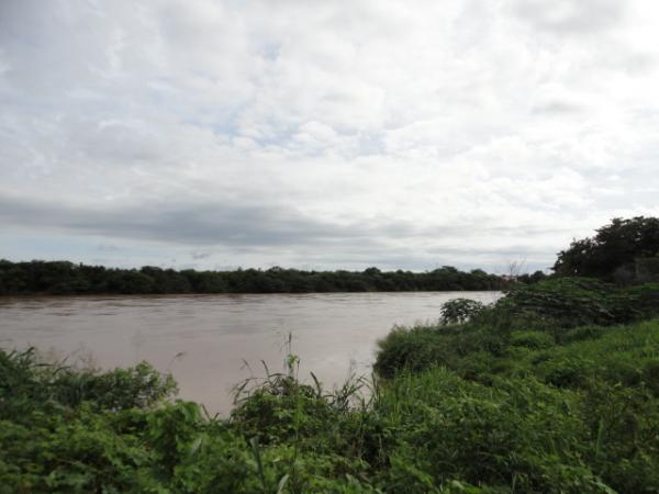 O nosso repórter amarelinho conferiu o nível das águas do rio parnaíba em Floriano(Imagem:FlorianoNews)