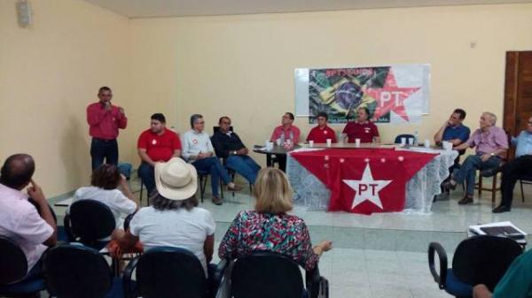 Posse da nova diretoria do PT de Floriano reúne militância e agremiações políticas.(Imagem:Assessoria)