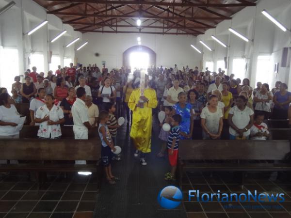 Missa de Páscoa encerra a Semana Santa em Floriano.  (Imagem:FlorianoNews)