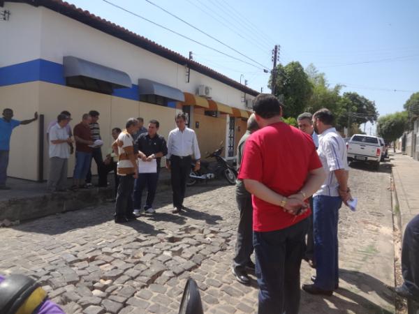 Superintendente da Codevasf visitou obras de esgotamento sanitário em Floriano.(Imagem:FlorianoNews)