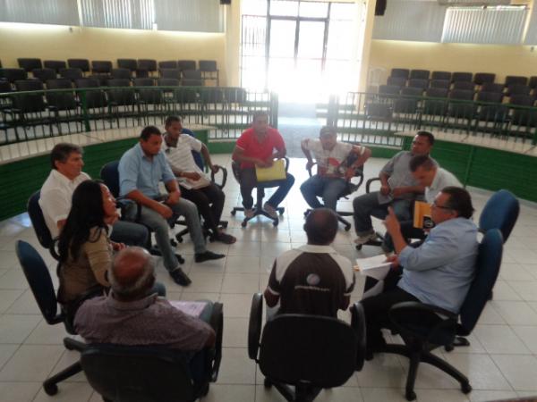 Presidentes de bairros participam de assembleia na Câmara Municipal.(Imagem:FlorianoNews)