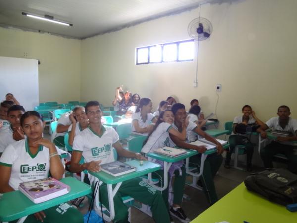 Aluno reclama da falta de professora no CEEP de Floriano.(Imagem:FlorianoNews)