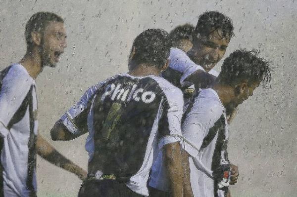 Com dilúvio e paralisação de 50 minutos, Santos goleia em estreia na Copa SP.(Imagem:Divulgação)