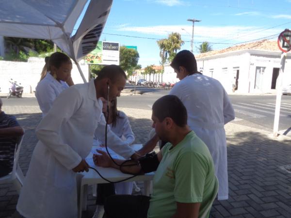 Acadêmicos de Enfermagem realizam ação social em Floriano.(Imagem:FlorianoNews)