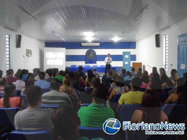 Parceiros realizam palestra motivacional em Floriano.(Imagem:FlorianoNews)