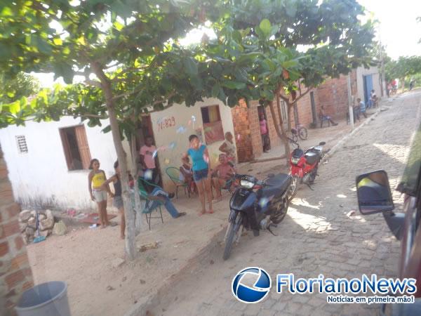 Palhaço Carrapeta alegra criançada com distribuição de bombons em Barão de Grajaú.(Imagem:FlorianoNews)