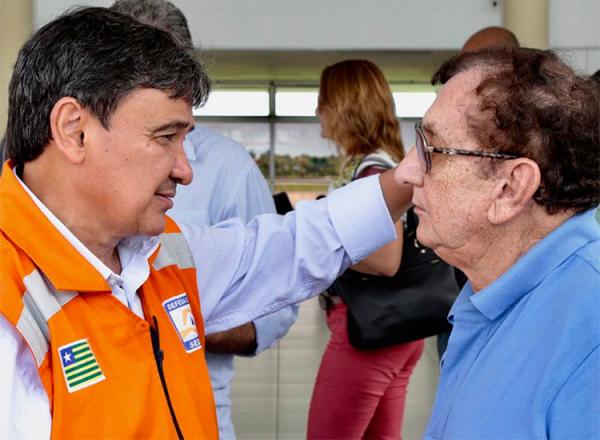 Governador Wellington Dias com o prefeito Mão Santa, nas cheias de Parnaíba, no início do ano.(Imagem:Divulgação/CCom)