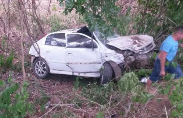 Acidente automobilístico na área de Floriano deixa um morto e quatro feridos.(Imagem:Piauinoticias.com)
