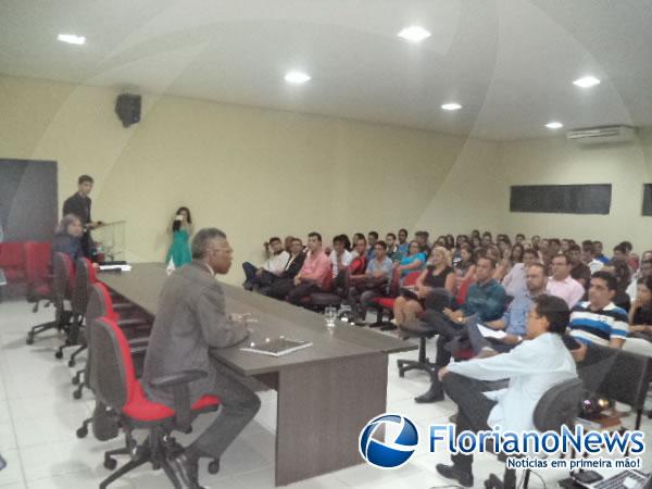 Candidatos à presidência da OAB-PI participam de debate em Floriano.(Imagem:FlorianoNews)