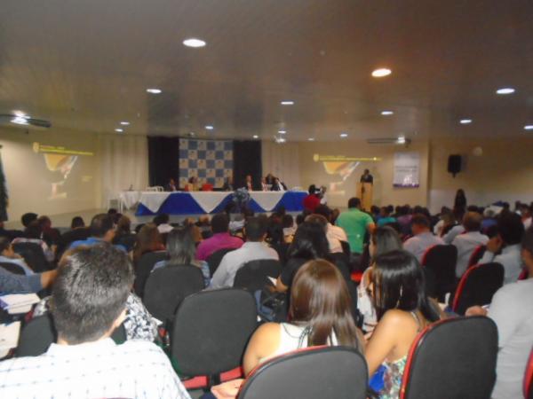 TCE-PI reúne gestores e controladores sociais em seminário em Floriano.(Imagem:FlorianoNews)