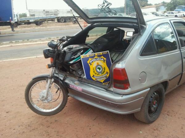 Polícia Rodoviária Federal recuperou nessa quarta-feira (1º) uma motocicleta.(Imagem:Polícia Rodoviária Federal)