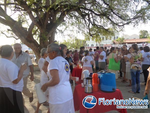 Católicos de Floriano celebram centenário da devoção à Mãe Rainha.(Imagem:FlorianoNews)