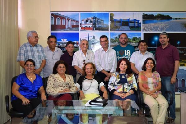 Gilberto Júnior recebe rotarianos na Prefeitura Municipal.(Imagem:Waldemir Miranda)