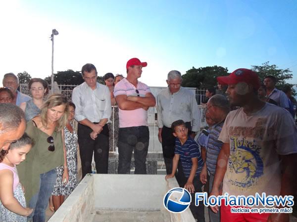 Magistrados, familiares e amigos se despedem do Promotor Edimar Piauilino.(Imagem:FlorianoNews)