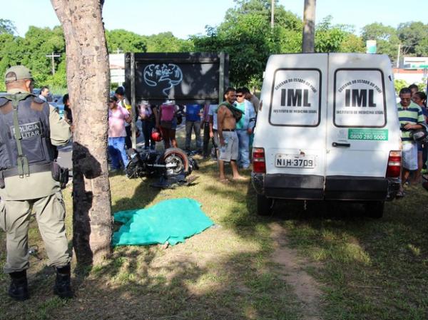 Motociclista morreu ao colidir em placa de fiscalização na BR-343.(Imagem:Divulgação/Polícia Civil)