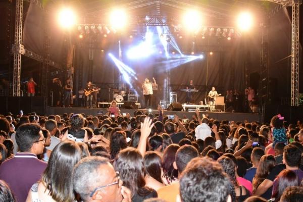 Culto e show com Anderson Freire marcaram celebração de 122 anos de Floriano(Imagem:Secom)