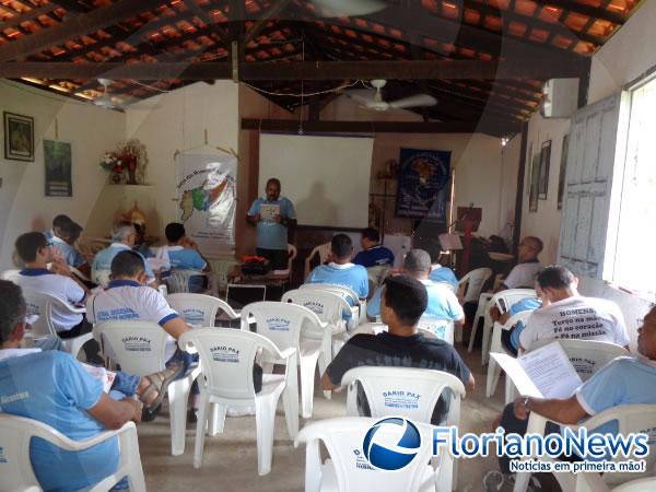 Grupo do Terço dos Homens se reúne para retiro de formação.(Imagem:FlorianoNews)