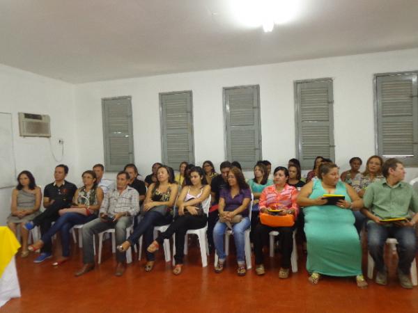 Professores da rede estadual recebem tablets através do Programa Educação Digital.(Imagem:FlorianoNews)