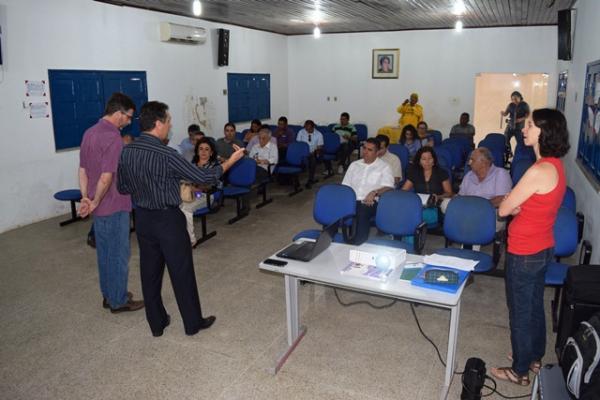 Gilberto Júnior se reúne com representantes de exploradora de gás e petróleo.(Imagem:Waldemir Miranda)