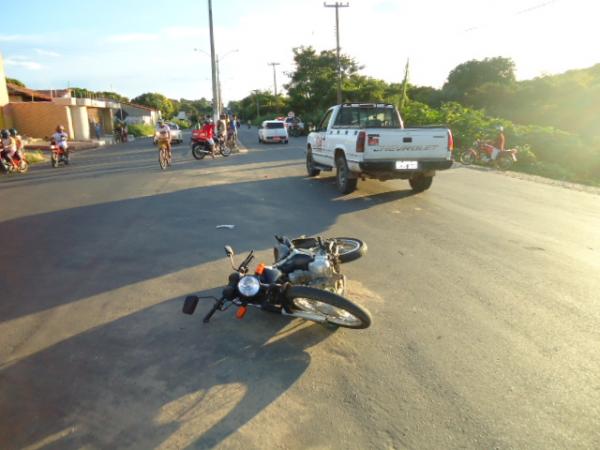 Carro bate em traseira de moto na BR-343 em Floriano.(Imagem:FlorianoNews)