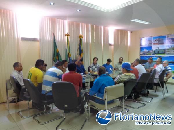 Prefeito e Liga Florianense se reúnem com desportistas de Floriano.(Imagem:FlorianoNews)