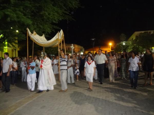 Católicos celebram Corpus Christi com missa e procissão em Floriano.(Imagem:FlorianoNews)