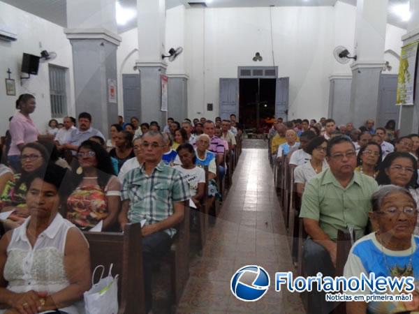 Pe. Aristides Ferreira toma posse como pároco de Nazaré do Piauí.(Imagem:FlorianoNews)