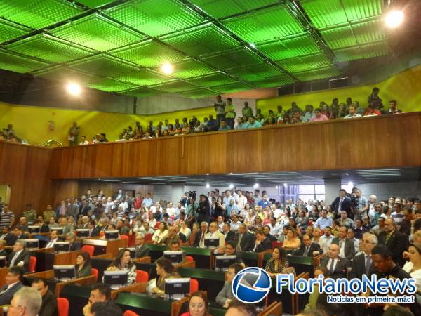 Prefeito Gilberto Júnior prestigiou entrega do título de cidadão piauiense ao presidente do PSB.(Imagem:FlorianoNews)