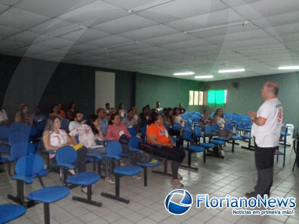 Profissionais da saúde participam de curso de emergência pré-hospitalar.(Imagem:FlorianoNews)