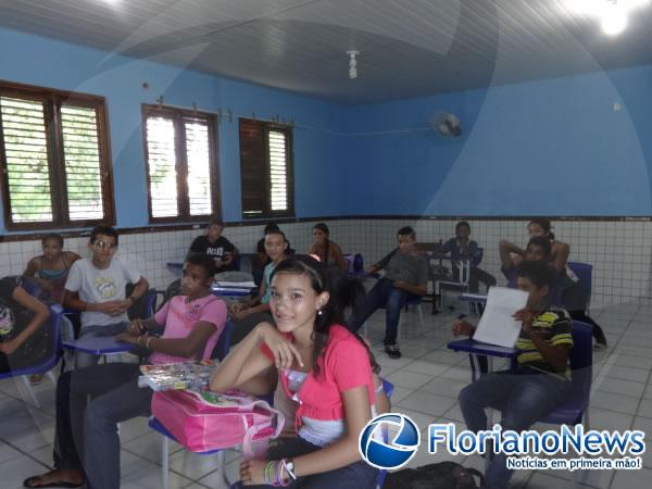 Projeto Amarelinho visita escolas e dá pontapé inicial para o festival estudantil em Barão de Grajaú.(Imagem:FlorianoNews)