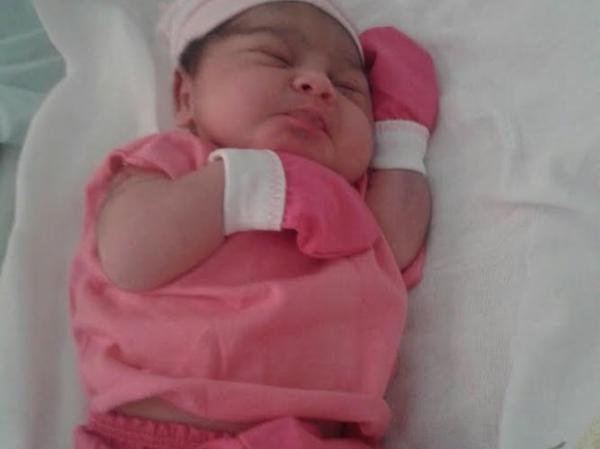 Bebê Emanuelle foi a primeira de 2017 a nascer na Evangelina Rosa.(Imagem:Sesapi/Divulgação)