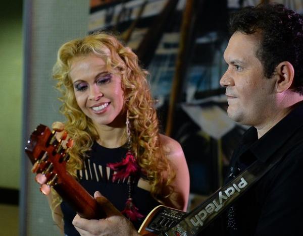 Joelma e Chimbinha em Coletiva de Imprensa da banda Calypso.(Imagem:Joelma e Chimbinha em Coletiva de Imprensa da band)