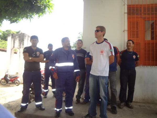Servidores do SAMU de Floriano recebem fardamentos.(Imagem:FlorianoNews)
