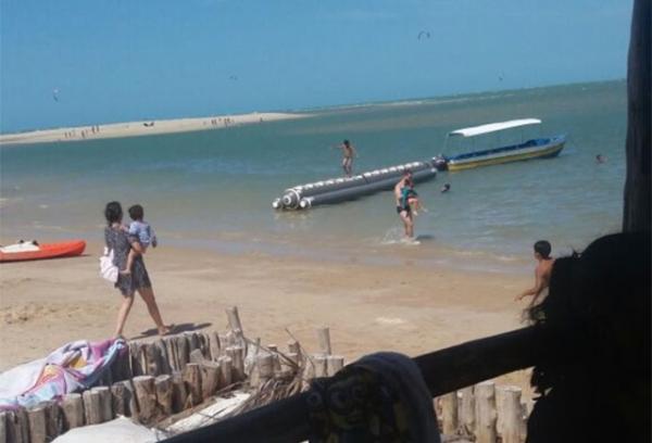 Família cai de banana boat e fica à deriva no mar por mais de 3 horas.(Imagem:Cidadeverde.com)