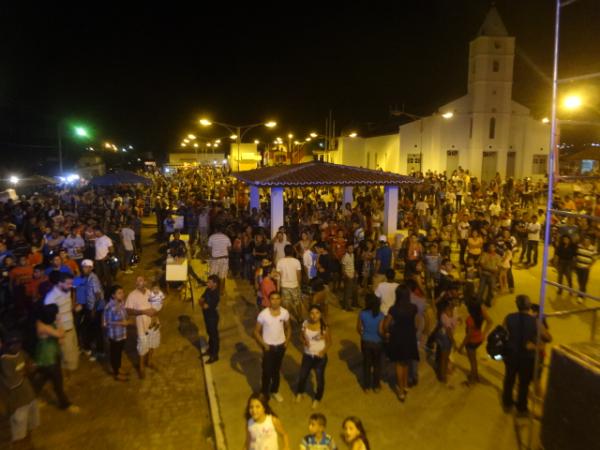 Multidão prestigiou festa de posse do prefeito Gleydson Resende.(Imagem:FlorianoNews)