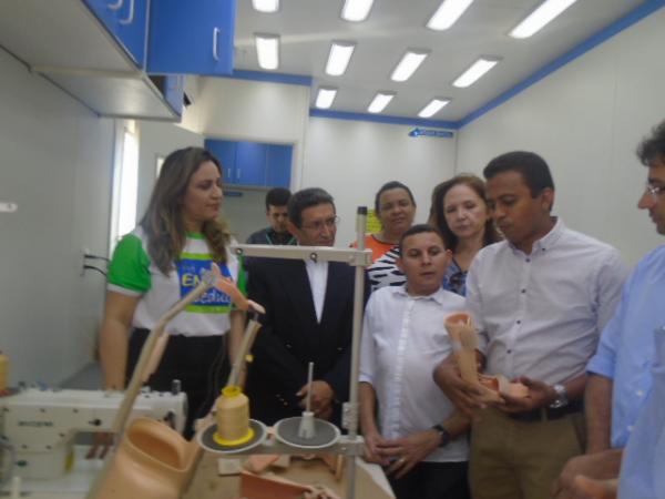 Secretários de Estado participam de entrega de equipamentos ortopédicos em Floriano.(Imagem:FlorianoNews)