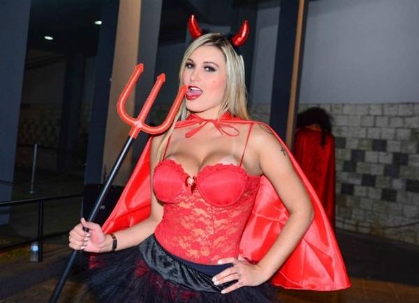 Atualmente, Andressa Urach se converteu à religião evangélica.(Imagem:AgNews)