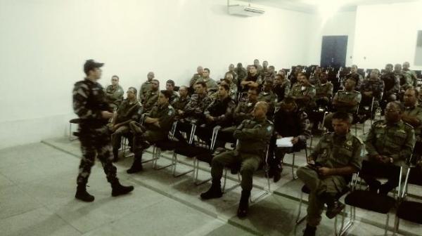 Policiais militares participam de formação sobre operações policiais em Floriano.(Imagem:FlorianoNews)