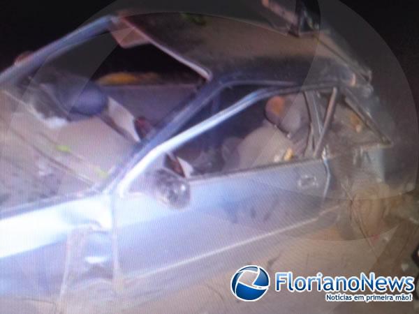 Saída de pista seguida de capotamento deixa um morto e três feridos na BR-230.(Imagem:FlorianoNews)