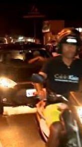 Fluxo de veículos é intenso no litoral e policiais fiscalizam o movimento.(Imagem:G1 PI)