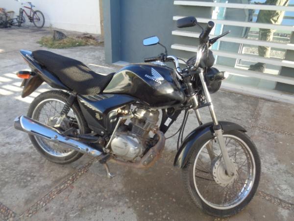 PM recupera motocicleta abandonada em Floriano.(Imagem:FlorianoNews)