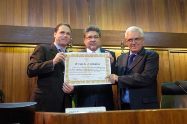 Pedro Lemos recebe titulo de cidadão piauiense.(Imagem:Alepi)