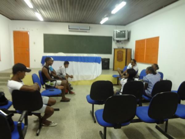 Reunião com organizadores de quadrilhas discutiram as festas juninas.(Imagem:FlorianoNews)