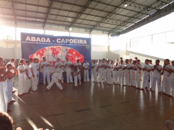Abadá Capoeira realizou batismo e troca de cordas em Floriano.(Imagem:FlorianoNews)