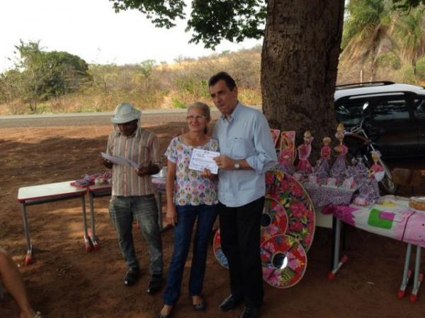 Prefeito participa do encerramento do curso de artesanato na comunidade Buqueirão.(Imagem:Secom)