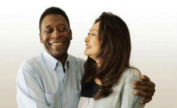 Pelé e Márcia Cibele Aoki(Imagem:MSN)