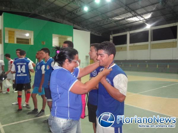 Tarde esportiva é realizada com alunos do colégio Estadual.(Imagem:FlorianoNews)