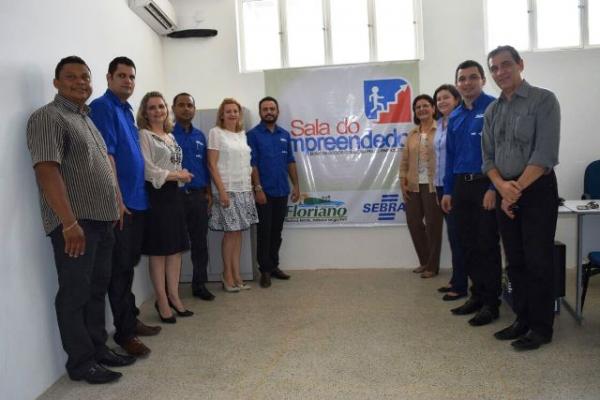 Prefeitura de Floriano e SEBRAE inauguram Sala do Empreendedor.(Imagem:Waldemir Miranda)