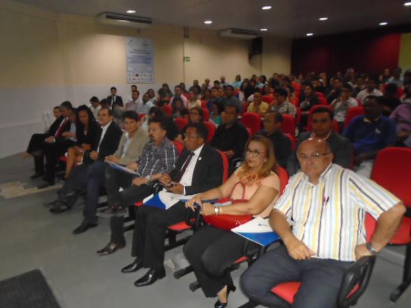TCE-PI reúne gestores e controladores sociais em seminário em Floriano.(Imagem:FlorianoNews)